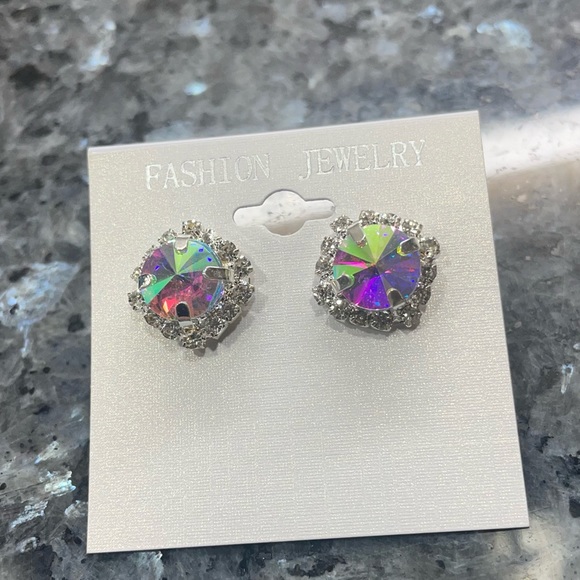 2/$25 or 3/$30 NWOT Round multicolored iridescent sparklers - Picture 3 of 4